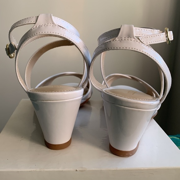 New in box White patent Liz Claiborne size 6M - Picture 4 of 10